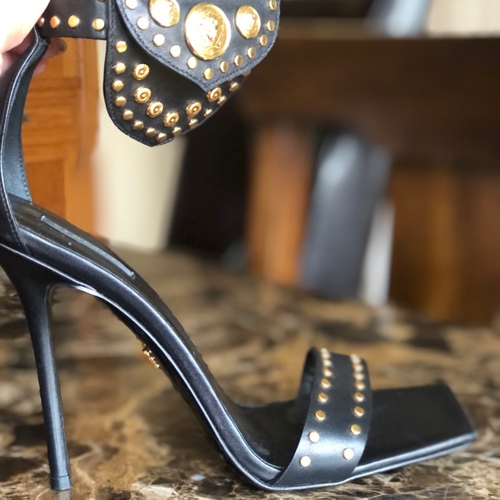 ✨AUTHENTIC VERSACE HIGH HEELS 👠✨